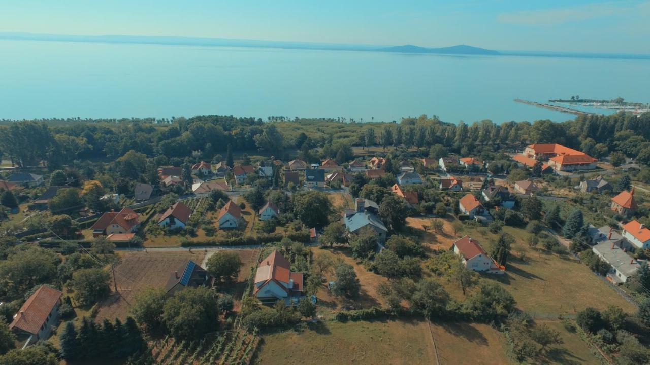 Mandula Apartmanok Badacsonytomaj Exterior foto