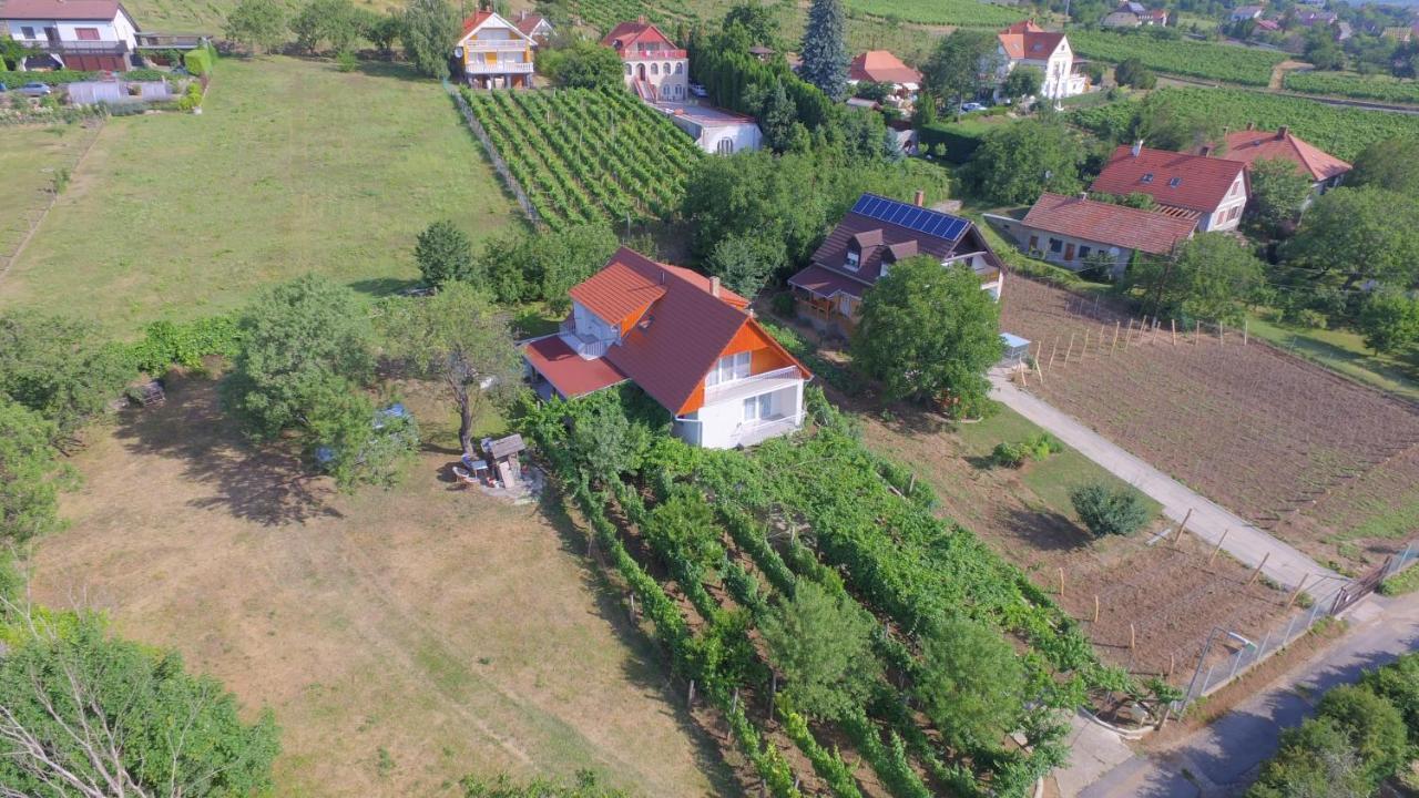 Mandula Apartmanok Badacsonytomaj Exterior foto